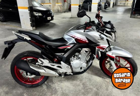 Motos - Honda Cb twister 2022 Nafta 14000Km - En Venta