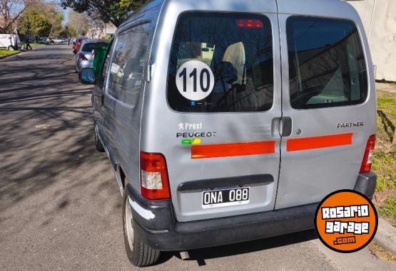 Utilitarios - Peugeot Partner furg�n 2015 GNC 116300Km - En Venta