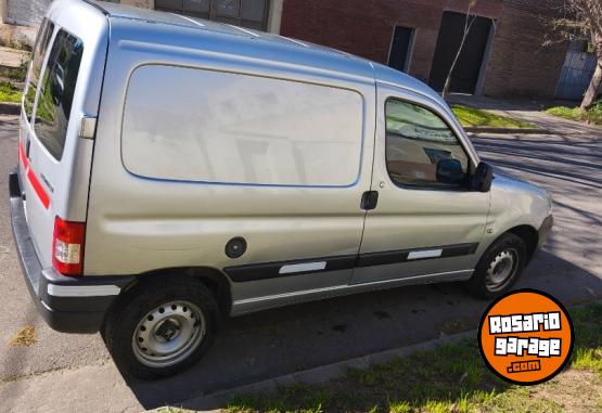 Utilitarios - Peugeot Partner furg�n 2015 GNC 116300Km - En Venta