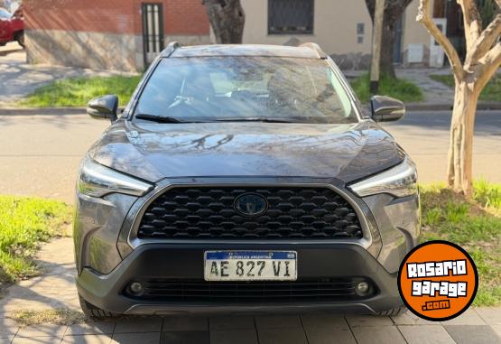 Autos - Toyota Corolla cross 2021 Electrico / Hibrido 140000Km - En Venta