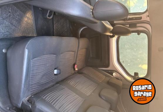 Utilitarios - Renault Kangoo 2019 Diesel 193000Km - En Venta