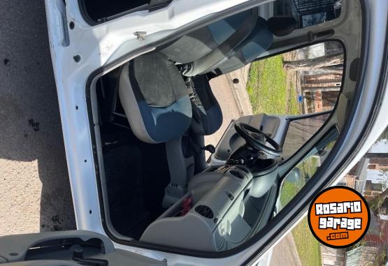 Utilitarios - Renault 2012 2012 GNC 180000Km - En Venta