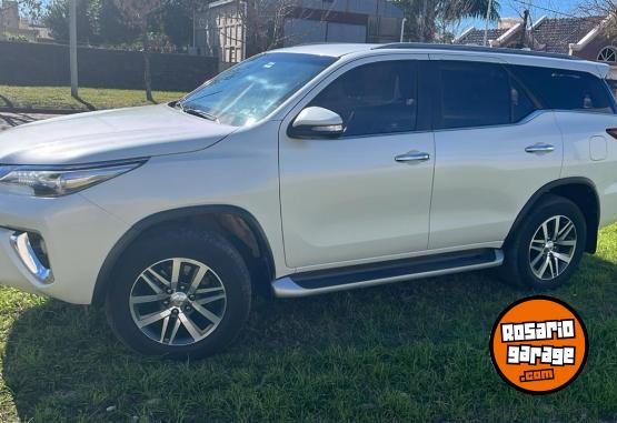 Camionetas - Toyota SW4  SRX 2017 Diesel 145000Km - En Venta