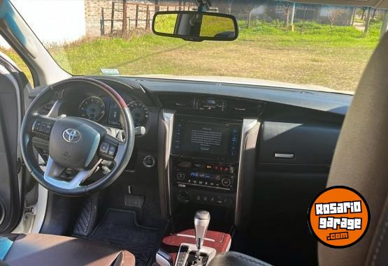 Camionetas - Toyota SW4  SRX 2017 Diesel 145000Km - En Venta