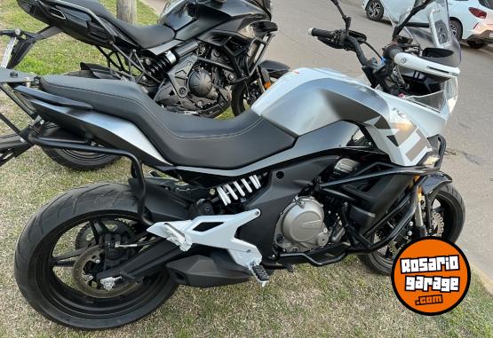 Motos - CF Mt 650 2022 Nafta 11100Km - En Venta