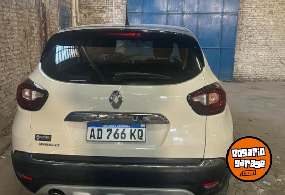 Autos - Renault CAPTUR 2019 Nafta 74500Km - En Venta