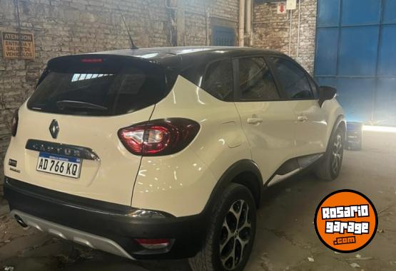 Autos - Renault CAPTUR 2019 Nafta 74500Km - En Venta