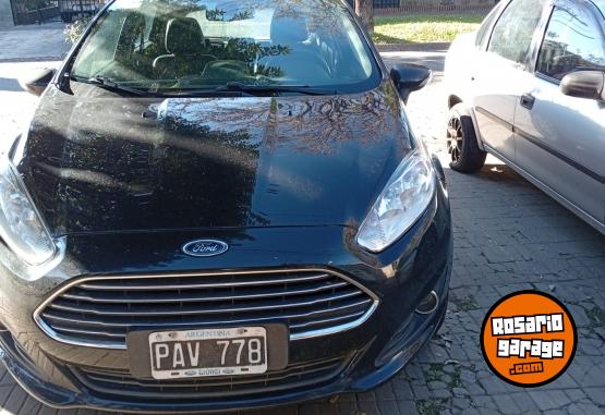 Autos - Ford Fiesta Titanium 2015 Nafta 110000Km - En Venta