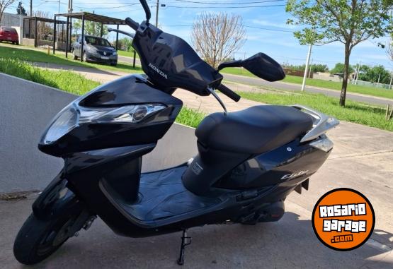 Motos - Honda Elite 2017 Nafta 12000Km - En Venta