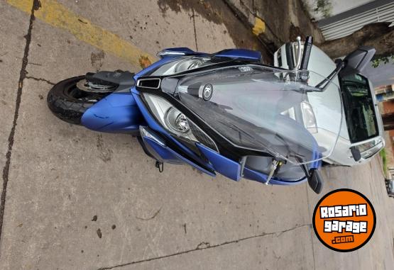 Motos - Kymco DOWNTOWN 350I 2025 Nafta 2900Km - En Venta