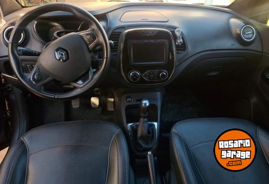 Autos - Renault Capture 2022 Nafta 96000Km - En Venta