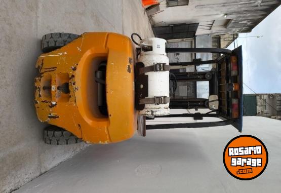 Camiones y Grúas - Autoelevador - En Venta