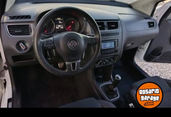 Autos - Volkswagen Fox crossfox impecable pe 2014 Nafta 102000Km - En Venta