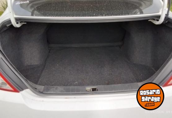 Autos - Nissan Versa Sense AT 2019 Nafta 80000Km - En Venta