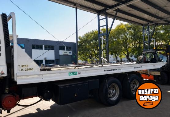 Camiones y Grúas - Iveco Tector 170E22 Camilla Hidráulica 18 Tn 2004 - En Venta