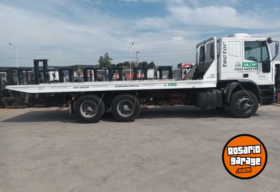 Camiones y Grúas - Iveco Tector 170E22 Camilla Hidráulica 18 Tn 2004 - En Venta