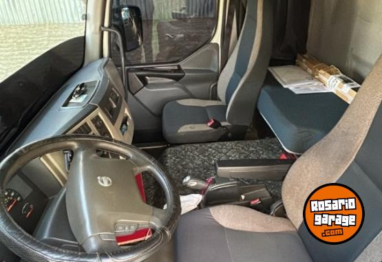 Camiones y Grúas - Volvo VM 270 automático con térmico Lambert y equipo de frío Carrier - En Venta