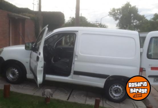 Utilitarios - Peugeot Partner 2013 Diesel 167500Km - En Venta