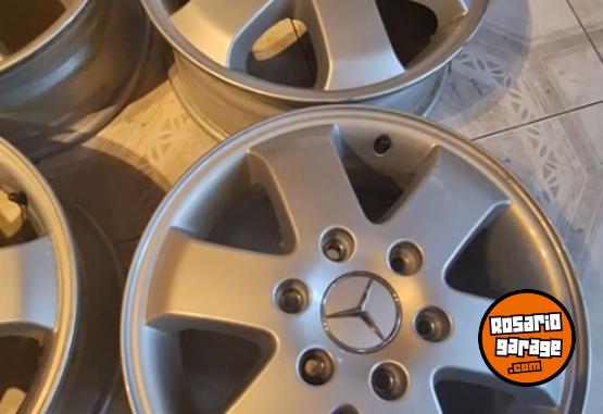 Accesorios para Autos - Vendo 4 llantas para Sprinter como nuevas -2016 en adelante - En Venta