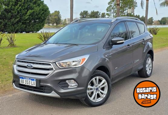 Camionetas - Ford Kuga 4x4 2017 Nafta 75000Km - En Venta