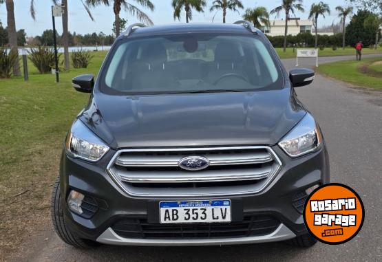 Camionetas - Ford Kuga 4x4 2017 Nafta 75000Km - En Venta
