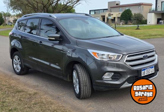 Camionetas - Ford Kuga 4x4 2017 Nafta 75000Km - En Venta