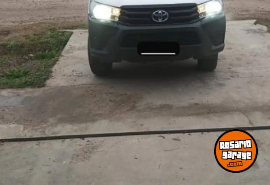 Camionetas - Toyota Hilux 2016 Diesel 170000Km - En Venta