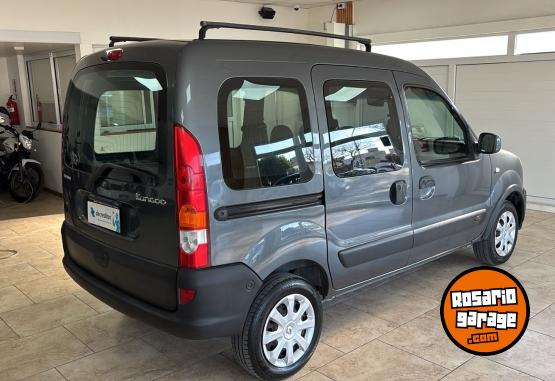 Utilitarios - Renault KANGOO AUTHENTIQUE PLUS 2015 Nafta 141000Km - En Venta