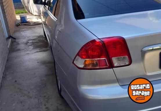 Autos - Honda Civic 2005 Nafta 319000Km - En Venta