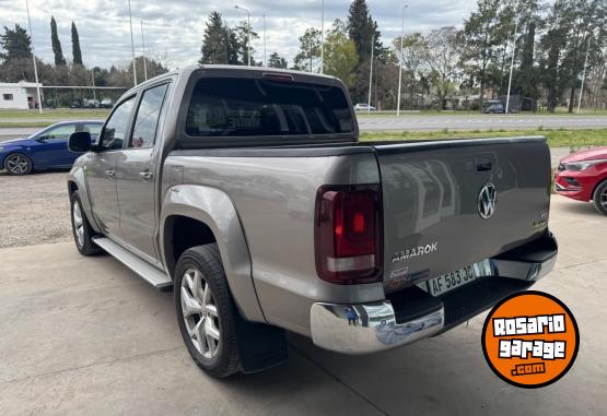 Camionetas - Volkswagen AMAROK V6 HIGHLINE 2022 Diesel 120000Km - En Venta