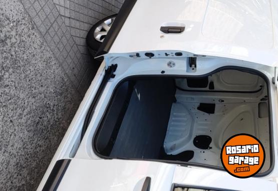 Utilitarios - Renault Kangoo confort 2023 Nafta 30000Km - En Venta