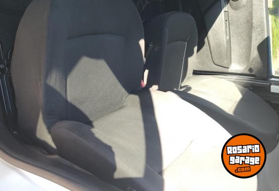 Utilitarios - Renault Kangoo confort 2023 Nafta 30000Km - En Venta