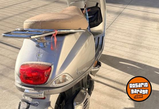 Motos - Vespa VXL 150 2025 Nafta 4350Km - En Venta