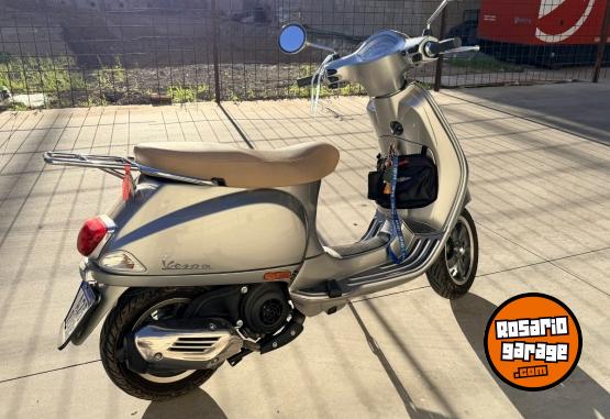 Motos - Vespa VXL 150 2025 Nafta 4350Km - En Venta