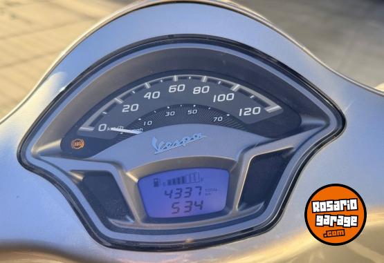 Motos - Vespa VXL 150 2025 Nafta 4350Km - En Venta
