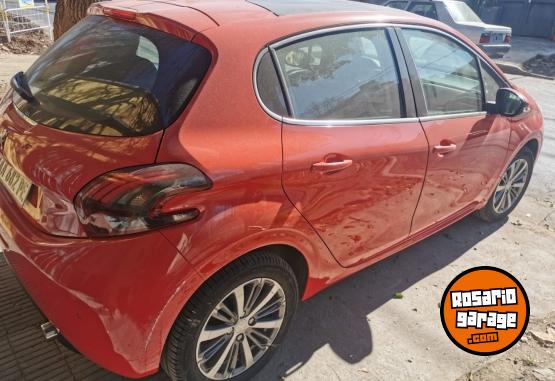 Autos - Peugeot 208 2016 Nafta 48000Km - En Venta