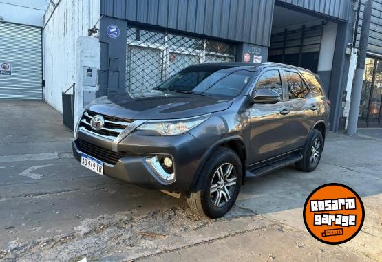 Camionetas - Toyota SW4 SR 2019 Diesel 150000Km - En Venta