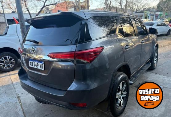 Camionetas - Toyota SW4 SR 2019 Diesel 150000Km - En Venta