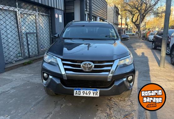 Camionetas - Toyota SW4 SR 2019 Diesel 150000Km - En Venta
