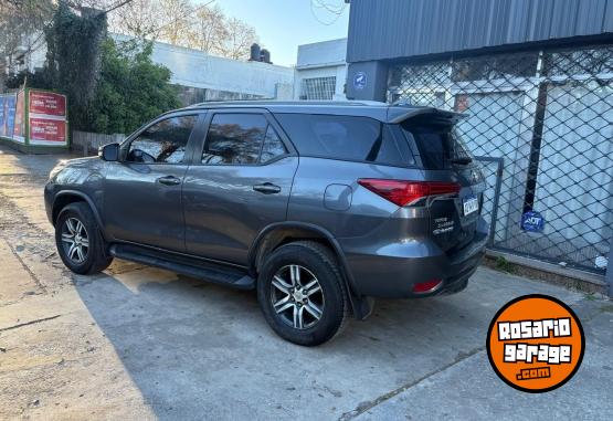 Camionetas - Toyota SW4 SR 2019 Diesel 150000Km - En Venta