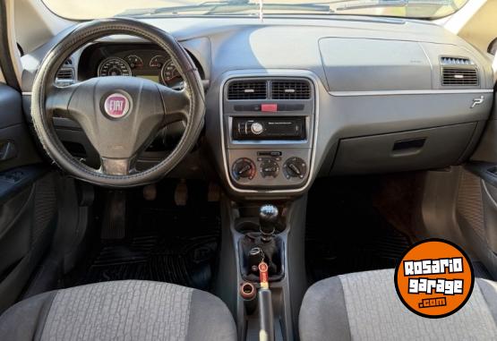 Autos - Fiat Punto 1.4 Attractive 2011 Nafta 177000Km - En Venta