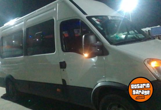 Camiones y Grúas - Impecable y excelente precio !! - En Venta