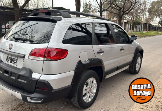 Autos - Fiat PALIO ADVENTURE LOCKER 2012 Nafta 130000Km - En Venta