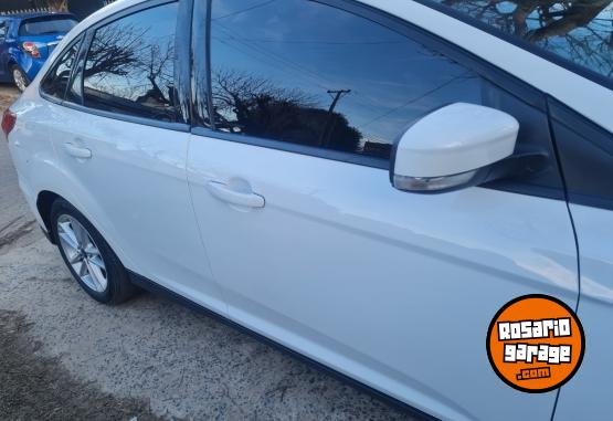 Autos - Ford Focus SE 2.0 2017 Nafta 97000Km - En Venta