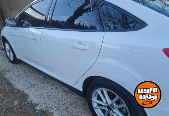 Autos - Ford Focus SE 2.0 2017 Nafta 97000Km - En Venta