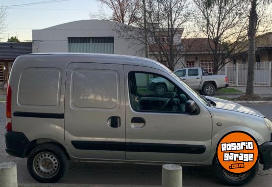 Utilitarios - Renault Kangoo PH3 Confort 1.6 2015 GNC 133855Km - En Venta