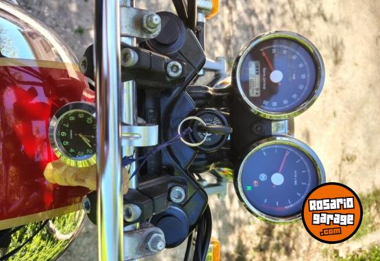 Motos - Royal Enfield interceptor 2023 Nafta 8200Km - En Venta
