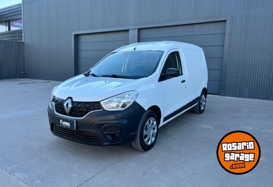 Utilitarios - Renault Kangoo 2023 Nafta 180000Km - En Venta