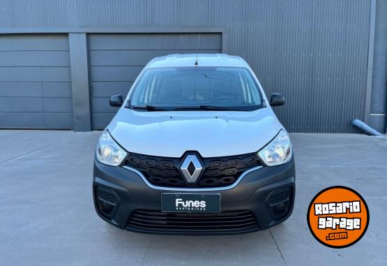 Utilitarios - Renault Kangoo 2023 Nafta 180000Km - En Venta