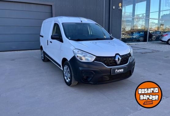 Utilitarios - Renault Kangoo 2023 Nafta 180000Km - En Venta